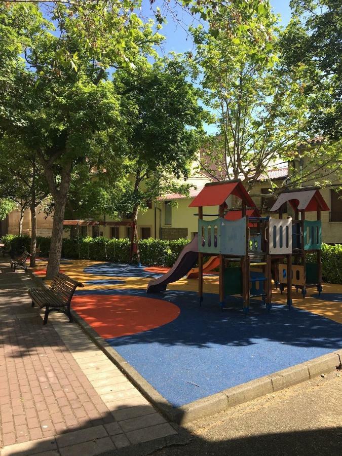 Apartamentos Turisticos Leiva -La Rioja Екстериор снимка