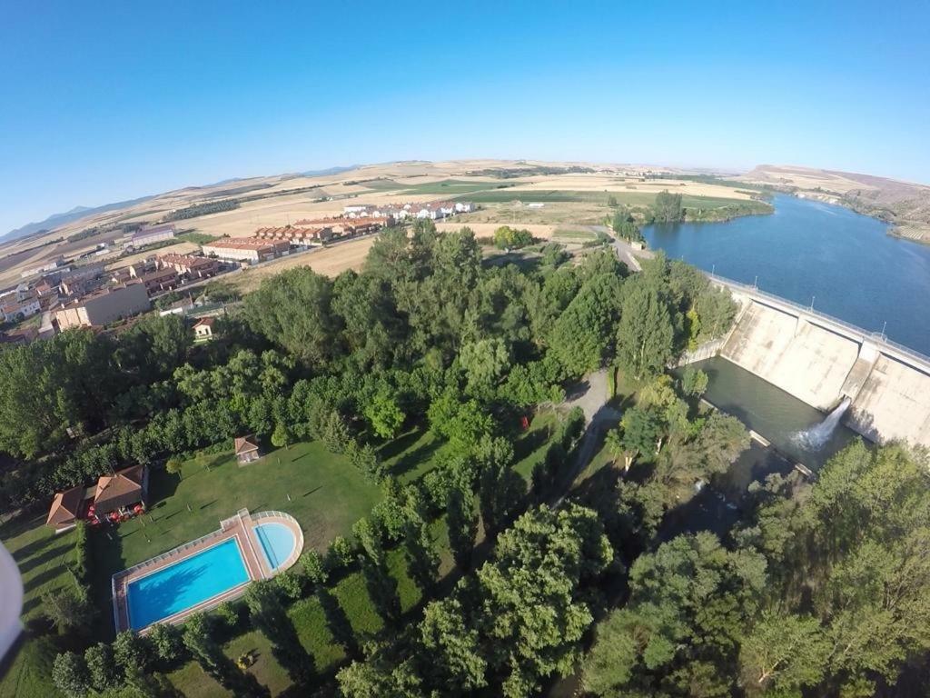 Apartamentos Turisticos Leiva -La Rioja Екстериор снимка