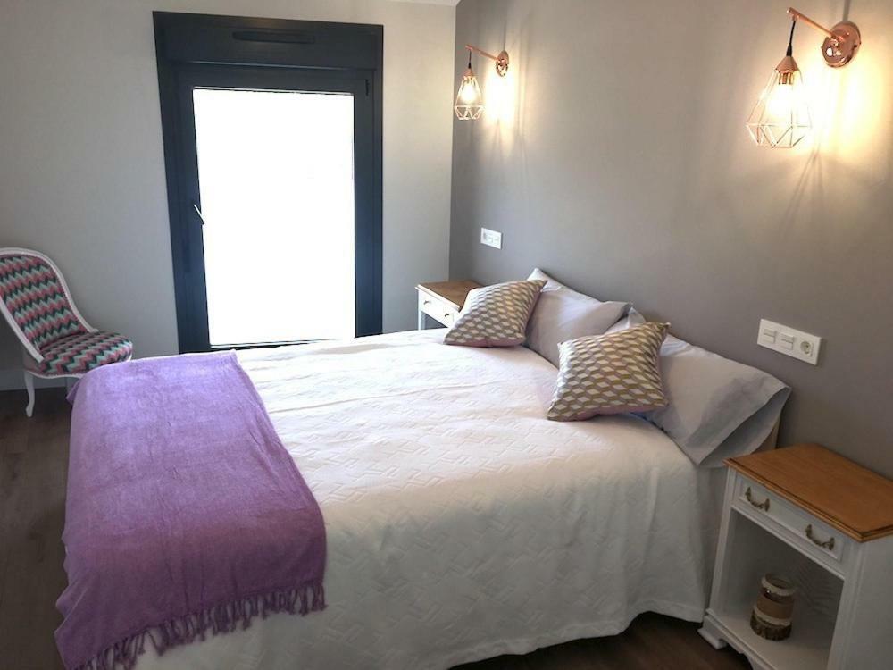 Apartamentos Turisticos Leiva -La Rioja Екстериор снимка
